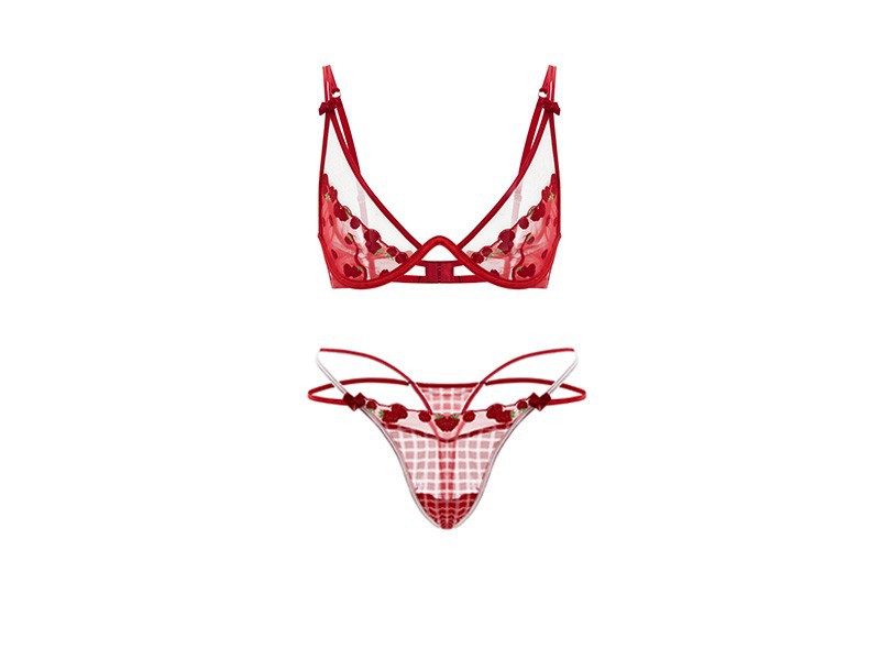 Is lace lingerie flattering for small busts? Is lace lingerie flattering for small busts?